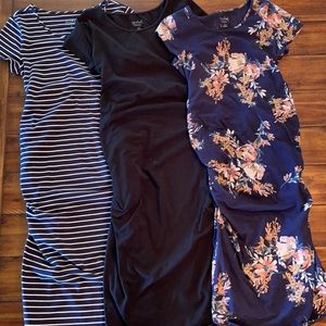 3 XS Short Sleeve Maternity dresses